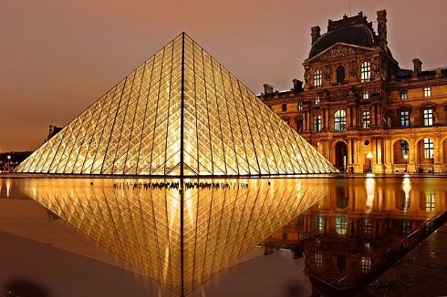  bảo tàng Louvre, Paris